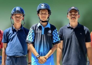 Para atlet Timnas Tent Pegging Indonesia sedang menjalani sesi latihan intensif dan simulasi pertandingan di YONKAVKUD I Sembrani, Parongpong, Jawa Barat.