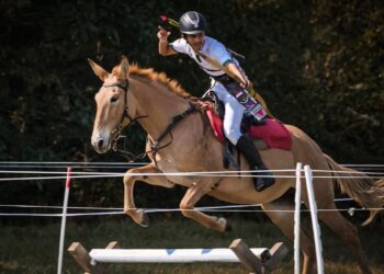 Azral Mardin, Alumni Itera berhasil meraih medali perak pada ajang International Horseback Archery Alliance (IHAA) World Championship 2025 di Tennessee Valley Archery, Amerika Serikat (AS).