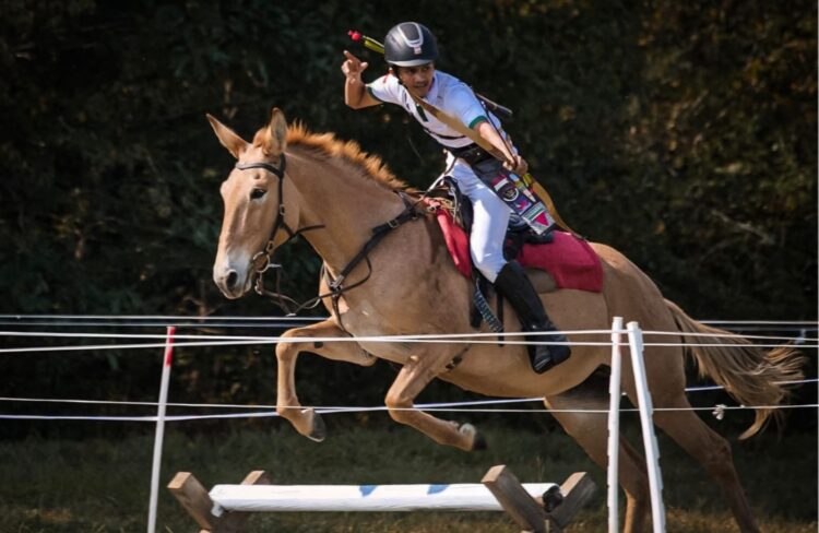 Azral Mardin, Alumni Itera berhasil meraih medali perak pada ajang International Horseback Archery Alliance (IHAA) World Championship 2025 di Tennessee Valley Archery, Amerika Serikat (AS).