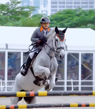 Ilustrasi---Penampakan seorang rider saat berlaga di event equestrian  (tangkapan layar/Instagram Alvaro Menayang Fribaldi)