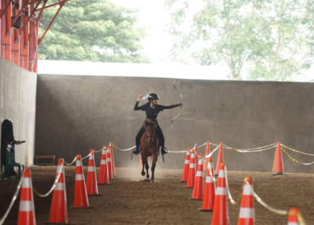 Ilustrasi--Liga Memanah Berkuda Indonesia (LMBI) Women Class. (Tangkapan layar/Instagram Dinas Kominfo Magetan)