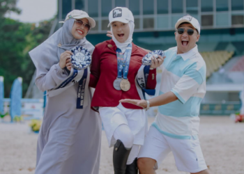 Aisha Maydina Hakim (tengah), putri dari Irfan Hakim. (tangkapan layar/Instagram)