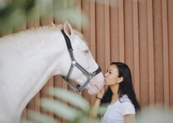 Toreh Prestasi di Arena Dressage Nasional-Internasional, Karen Herjawan: Saya Bangga dengan Kuda Saya!