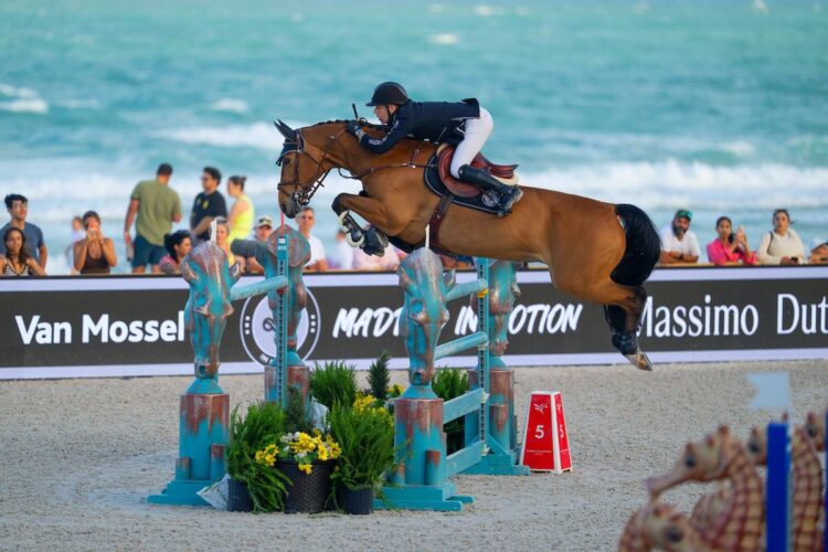 Atlet asal Belanda, Maikel van der Vleuten, yang menunggangi kuda andalannya, Beauville Z N.O.P saat bertanding di ajang Global Champions League (GCL) 2026 di Miami Beach. (tangkapan layar/horsenetwork.com)