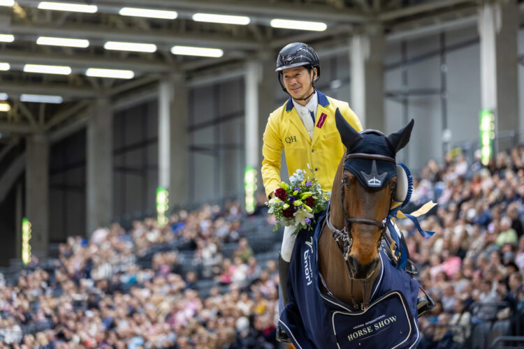 Prestasi gemilang kembali ditorehkan atlet berkuda asal Benua Asia, Eiken Sato di kancah kompetisi global.Eiken Sato sukses merebut medali perak pada ajang bergengsi FEI Jumping World Cup Final pada 8 sampai 12 April 2026 lalu. (tangkapan layar/ laman resmi world of showjumping)