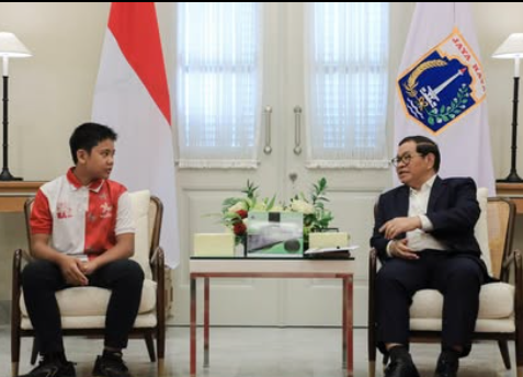Rayyan Abdulkarim, atlet muda yang mendapatkan apresiasi langsung dari Gubernur Jakarta Pramono Anung. Atlet pemanah berkuda asal Jakarta itu berhasil mengharumkan nama bangsa dengan menjuarai kompetisi internasional di Korea, Russia dan Hungaria sepanjang 2024-2025. (tangkapan layar/Instagram @
iea_idn)