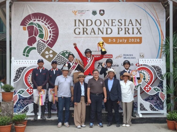Kejuaraan Berkuda Indonesian Grand Prix 2026 menghadirkan persaingan para atlet berkuda dalam satu event kompetisi. Diikuti ratusan peserta, pertandingan digelar di Galuh Arena, Arthayasa Stable, Kota Depok Jawa Barat pada 3-5 Juli 2026. Indonesian Grand Prix merupakan kejuaraan berkuda equestrian yang menjadi sarana bagi para atlet yang ingin mengasah kemampuannya. Dikelas pertandingan Jumping 140cm Open Jump Off yakni kelas dengan lompatan tertinggi di kejuaraan tersebut, atlet senior Jendry Palandeng tampil gemilang dan berhasil meraih juara satu di pertandingan tersebut. Adapun hasil pemenang yakni Jendry Palandeng dengan kuda Valeria RP meraih peringkat pertama diikuti oleh Yayat Subrata dengan kuda King Almor asal Equinara Horse Sports, dan Gadis Kireina Iskandar di posisi ketiga dari enam peserta. Sementara, rider asal Equinara Horse Sports yakni Teuku Rifat Renanda Harsya tampil apik di kelas Jumping 125/130cm Open, yang menjadi salah satu kelas bergengsi juga dalam kejuaraan tersebut . Rifat berpasangan dengan kuda Nobleman tampil mulus di babak pertama dengan raihan clear round sebagai tiket menuju babak jump off. Dari jalannya pertandingan di babak pertama, para kompetitornya gagal meraih hasil clear round di babak pertama sehingga secara otomatis Rifat meraih gelar juara tanpa melalui babak jump off. Rifat tampil sebagai juara disusul Gadis Kireina Iskandar yang berpasangan dengan kuda Stitches dan Jendry Palandeng diposisi ketiga.